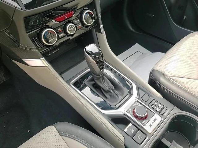 Photo of 2024 Crystal White Pearl Subaru Forester