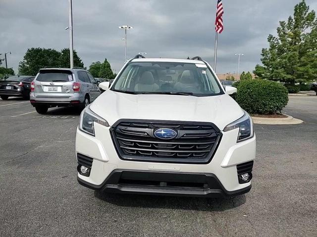 Photo of 2024 Crystal White Pearl Subaru Forester