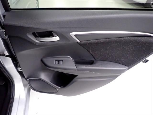 Photo of 2016 Alabaster Silver Honda Fit