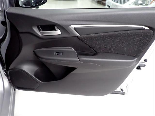 Photo of 2016 Alabaster Silver Honda Fit