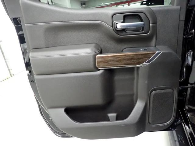 Photo of 2022 Black Chevrolet Silverado 1500