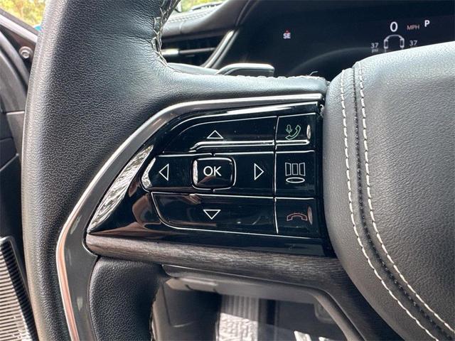 Photo of 2022 Rocky Mountain Pearlcoat Jeep Grand Cherokee L