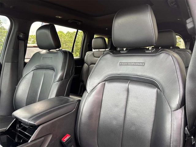 Photo of 2022 Rocky Mountain Pearlcoat Jeep Grand Cherokee L