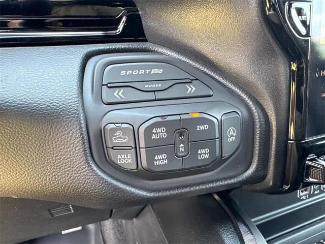 Photo of 2025 Diamond Black Crystal Pearlcoat RAM 1500