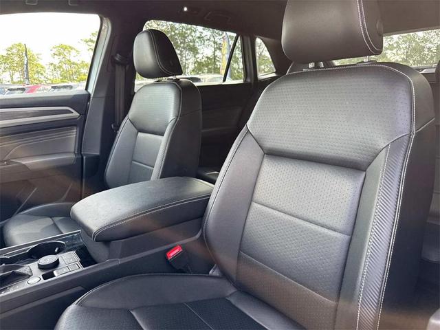 Photo of 2022 Silver Metallic Volkswagen Atlas Cross Sport