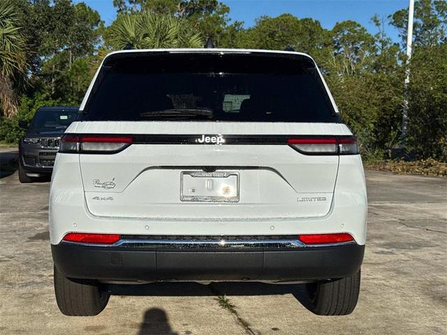 Photo of 2025 Bright White Clearcoat Jeep Grand Cherokee