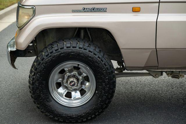 Photo of 1994 Light Beige Metallic Toyota Land Cruiser