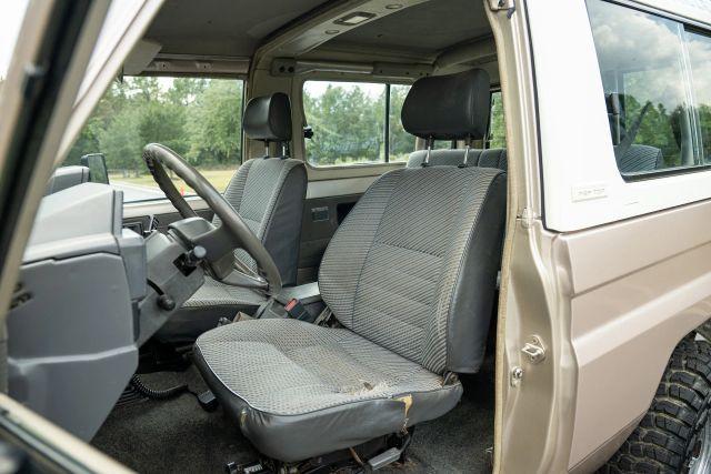 Photo of 1994 Light Beige Metallic Toyota Land Cruiser