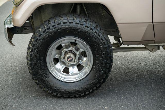 Photo of 1994 Light Beige Metallic Toyota Land Cruiser