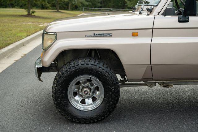 Photo of 1994 Light Beige Metallic Toyota Land Cruiser