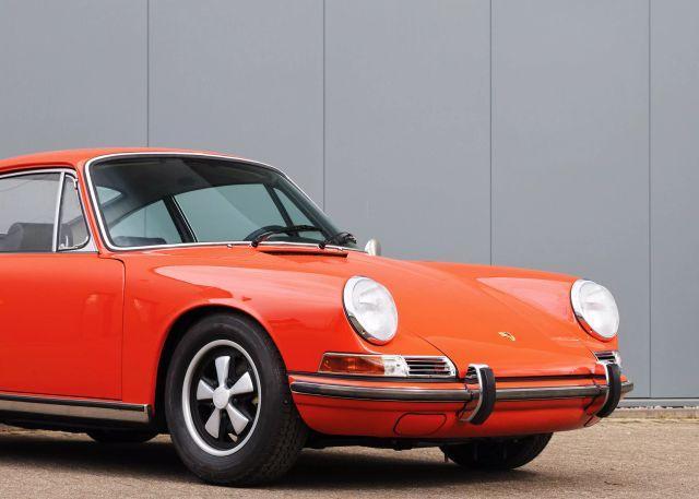Photo of 1968 Orange Porsche 911