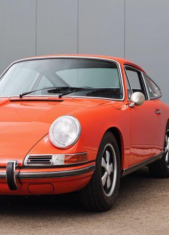 Photo of 1968 Orange Porsche 911