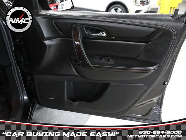 Photo of 2016 Tungsten Metallic Chevrolet Traverse