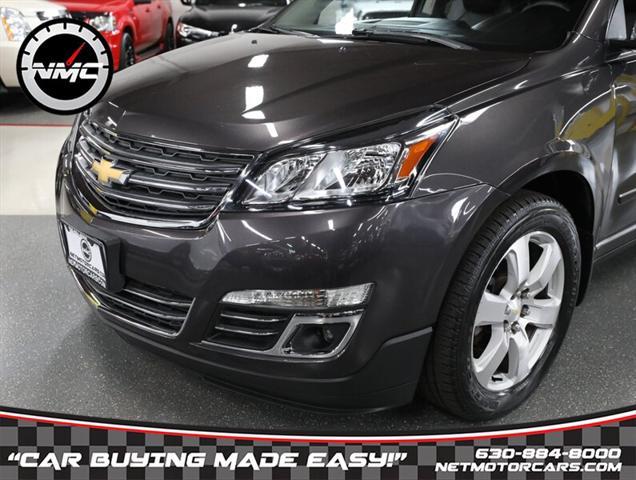 Photo of 2016 Tungsten Metallic Chevrolet Traverse