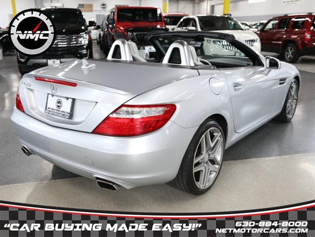 Photo of 2015 Diamond Silver Metallic Mercedes-Benz SLK-Class
