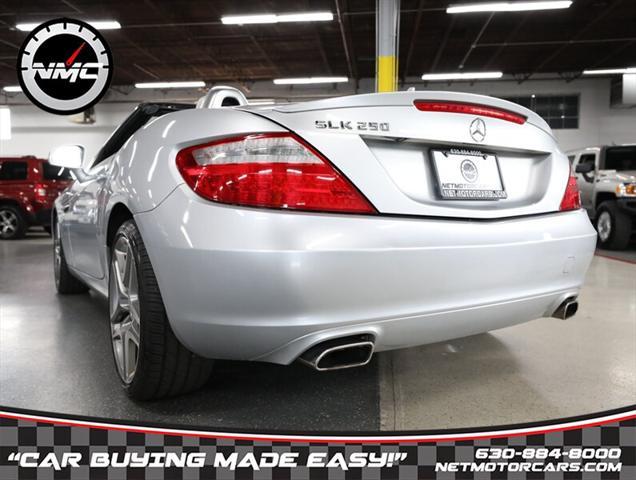 Photo of 2015 Diamond Silver Metallic Mercedes-Benz SLK-Class