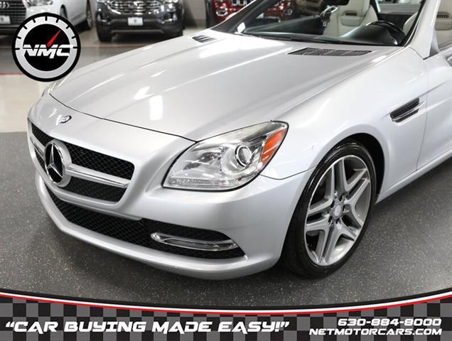 Photo of 2015 Diamond Silver Metallic Mercedes-Benz SLK-Class