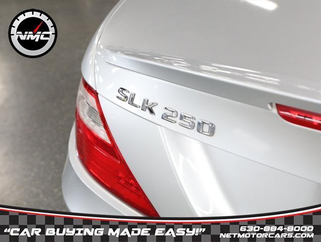 Photo of 2015 Diamond Silver Metallic Mercedes-Benz SLK-Class