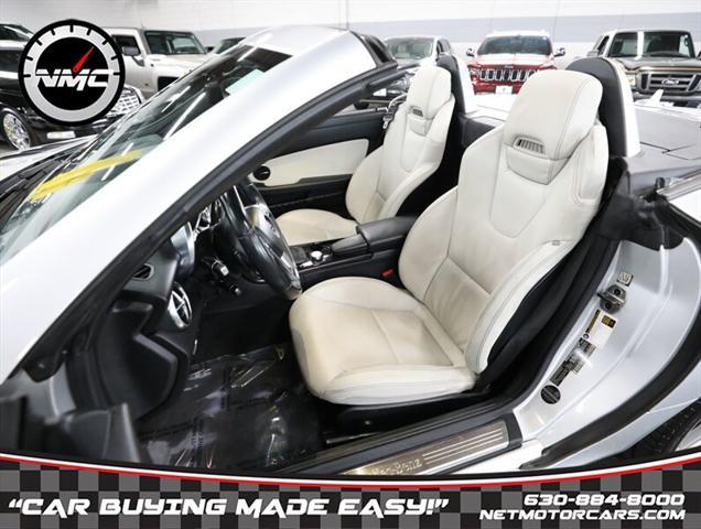 Photo of 2015 Diamond Silver Metallic Mercedes-Benz SLK-Class