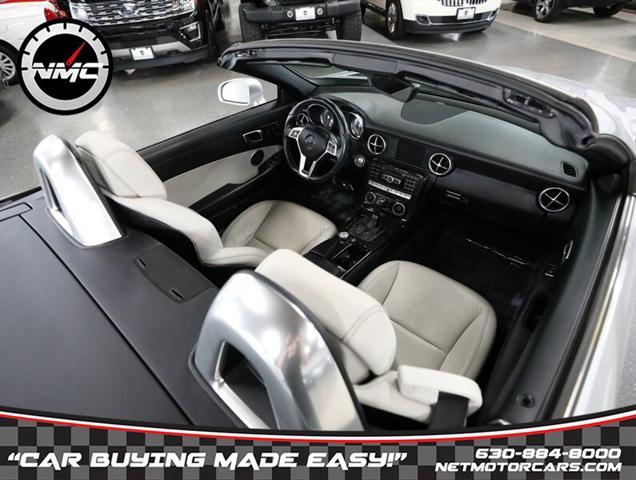 Photo of 2015 Diamond Silver Metallic Mercedes-Benz SLK-Class