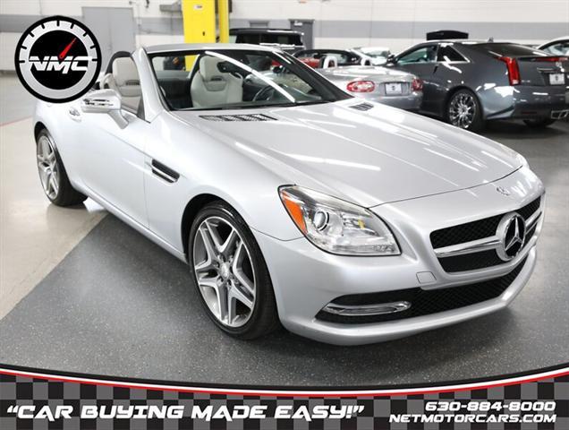 Photo of 2015 Diamond Silver Metallic Mercedes-Benz SLK-Class