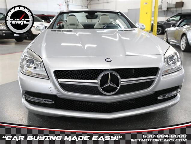 Photo of 2015 Diamond Silver Metallic Mercedes-Benz SLK-Class