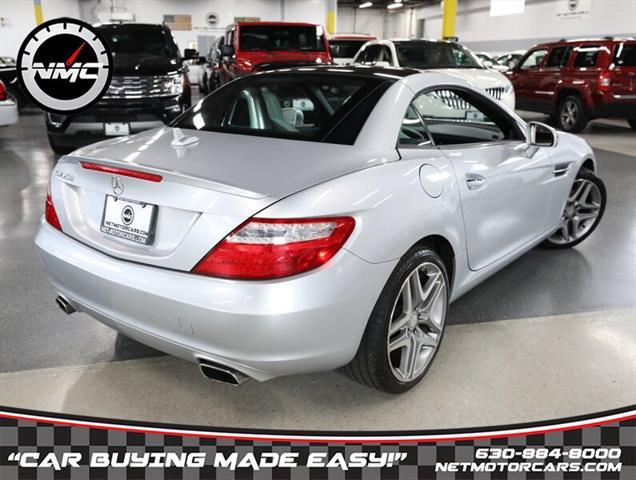 Photo of 2015 Diamond Silver Metallic Mercedes-Benz SLK-Class
