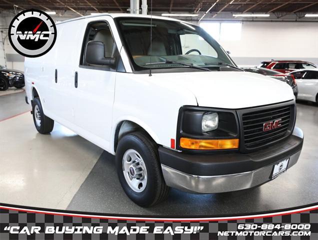 Photo of 2015 Summit White GMC Savana 2500