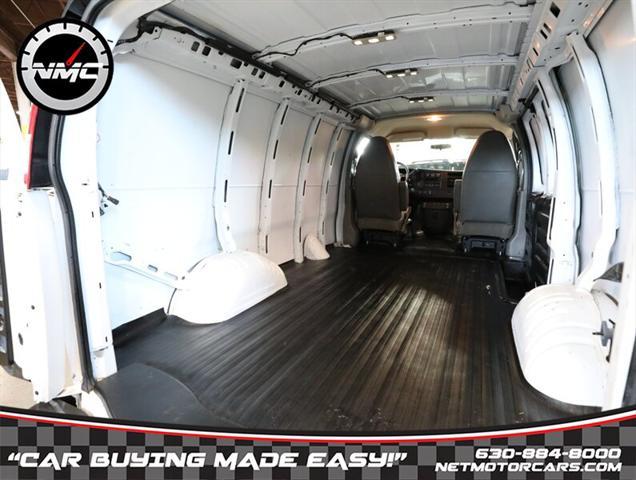 Photo of 2015 Summit White GMC Savana 2500