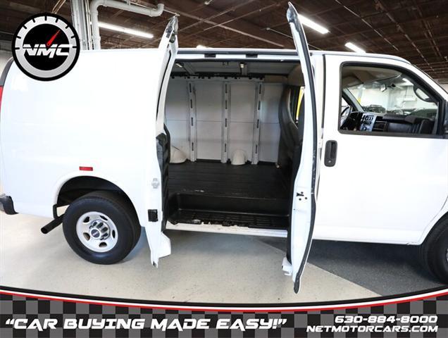 Photo of 2015 Summit White GMC Savana 2500