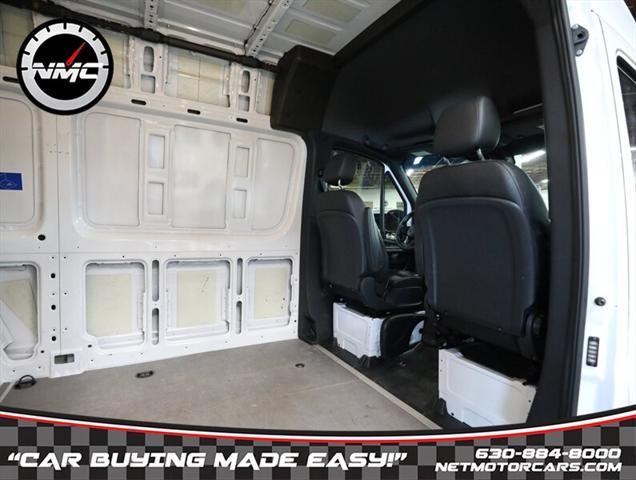 Photo of 2022 Arctic White Mercedes-Benz Sprinter 2500