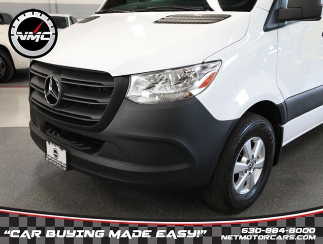 Photo of 2022 Arctic White Mercedes-Benz Sprinter 2500