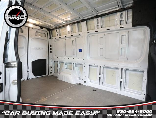 Photo of 2022 Arctic White Mercedes-Benz Sprinter 2500
