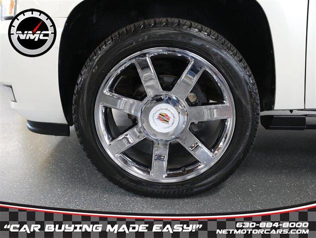 Photo of 2013 White Diamond Tricoat Cadillac Escalade EXT