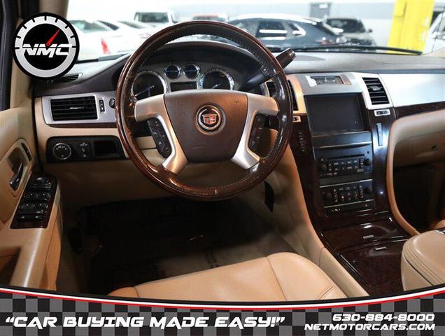 Photo of 2013 White Diamond Tricoat Cadillac Escalade EXT