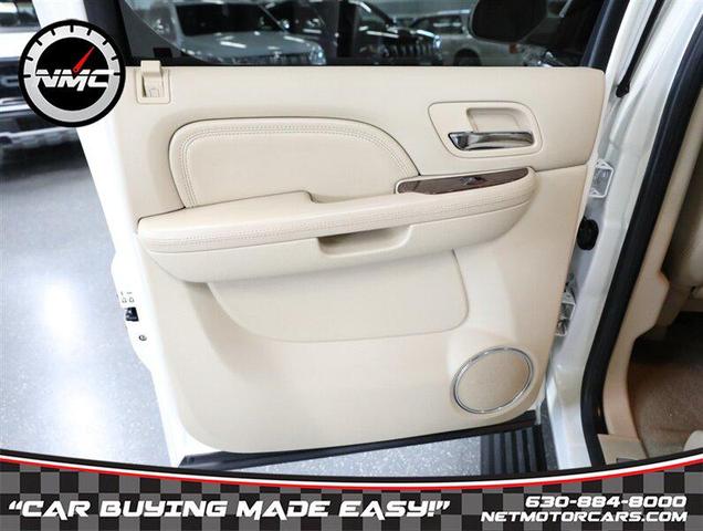 Photo of 2013 White Diamond Tricoat Cadillac Escalade EXT