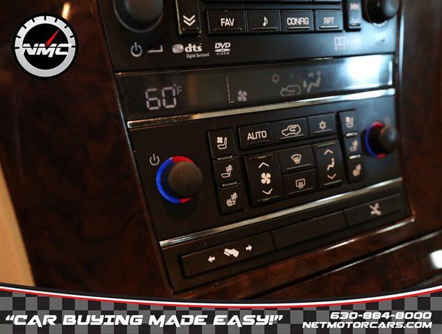 Photo of 2013 White Diamond Tricoat Cadillac Escalade EXT