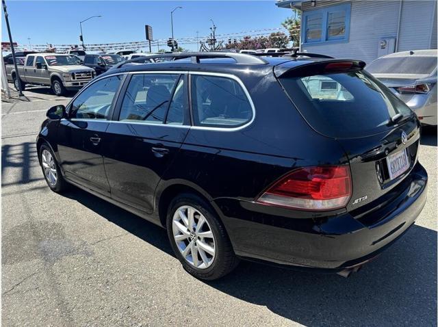 Photo of 2010 Black Volkswagen Jetta