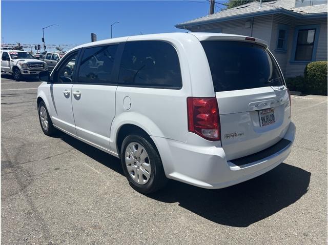Photo of 2018 White Dodge Grand Caravan