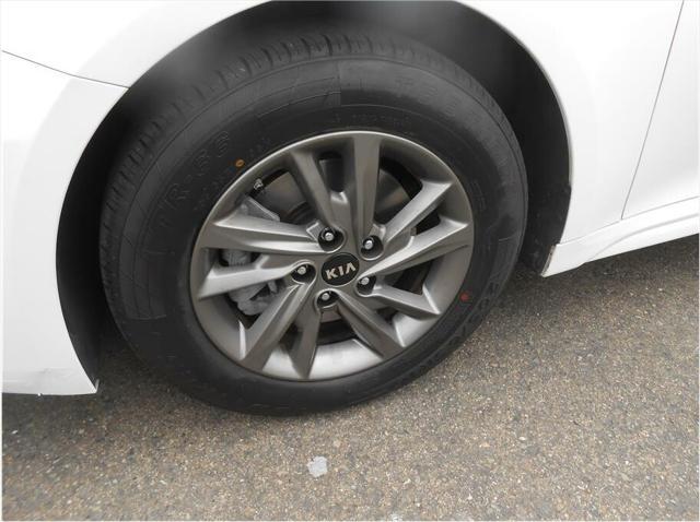 Photo of 2020 White Kia Optima