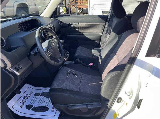 Photo of 2014 White Scion xB