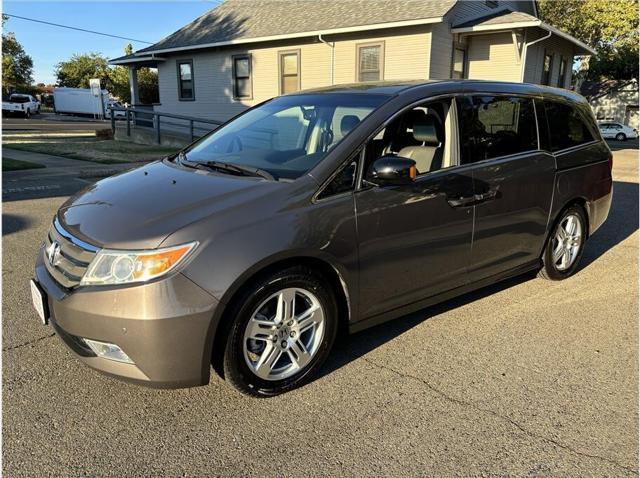 Photo of 2012 Gray Honda Odyssey