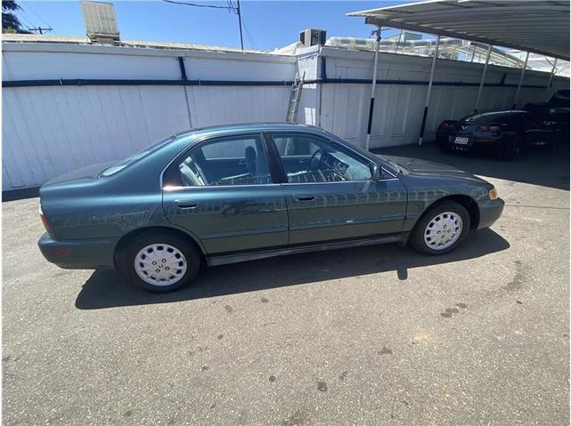 Photo of 1997 Green Honda Accord