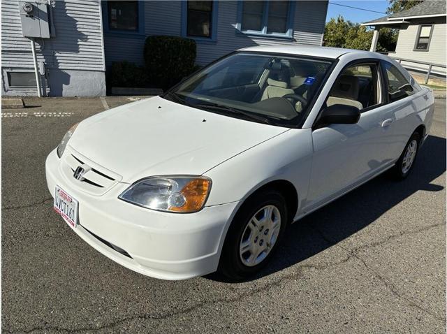 Photo of 2002 White Honda Civic