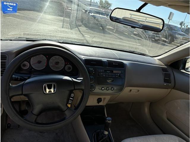 Photo of 2002 White Honda Civic
