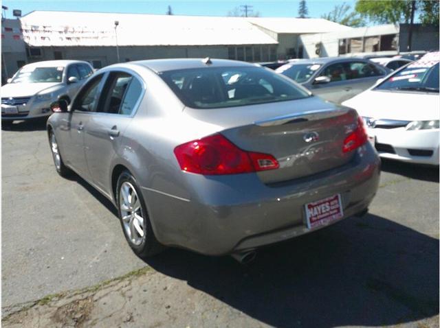 Photo of 2009 Gray INFINITI G37