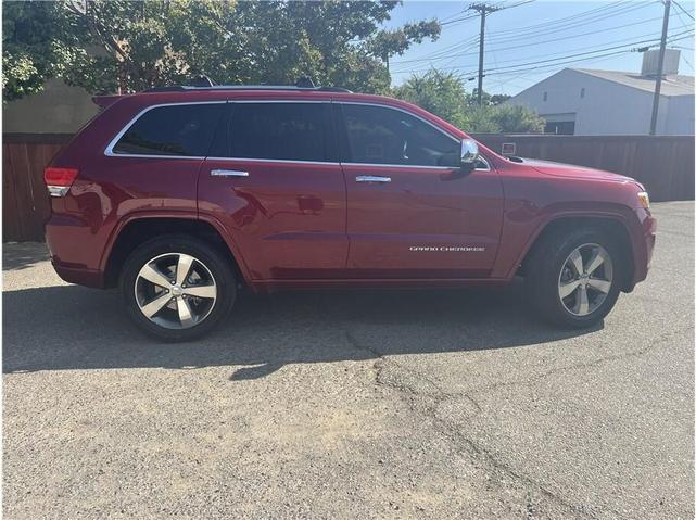 Photo of 2015 Red Jeep Grand Cherokee