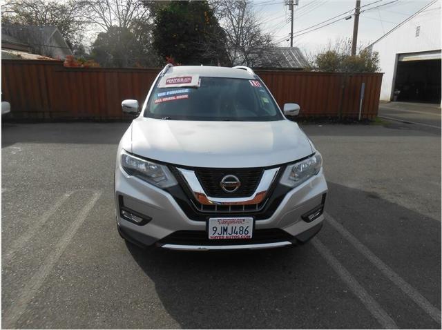Photo of 2018 Silver Nissan Rogue