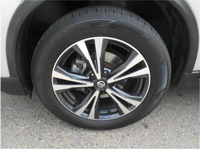Photo of 2018 Silver Nissan Rogue