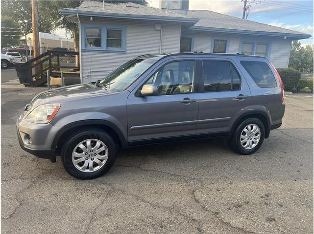 Photo of 2005 Silver Honda CR-V
